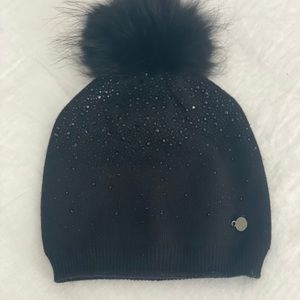 Black Beanie with removable Pom-Pom
